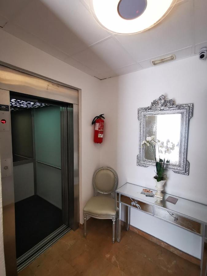 H Bella Mar Roses Hotel Ngoại thất bức ảnh