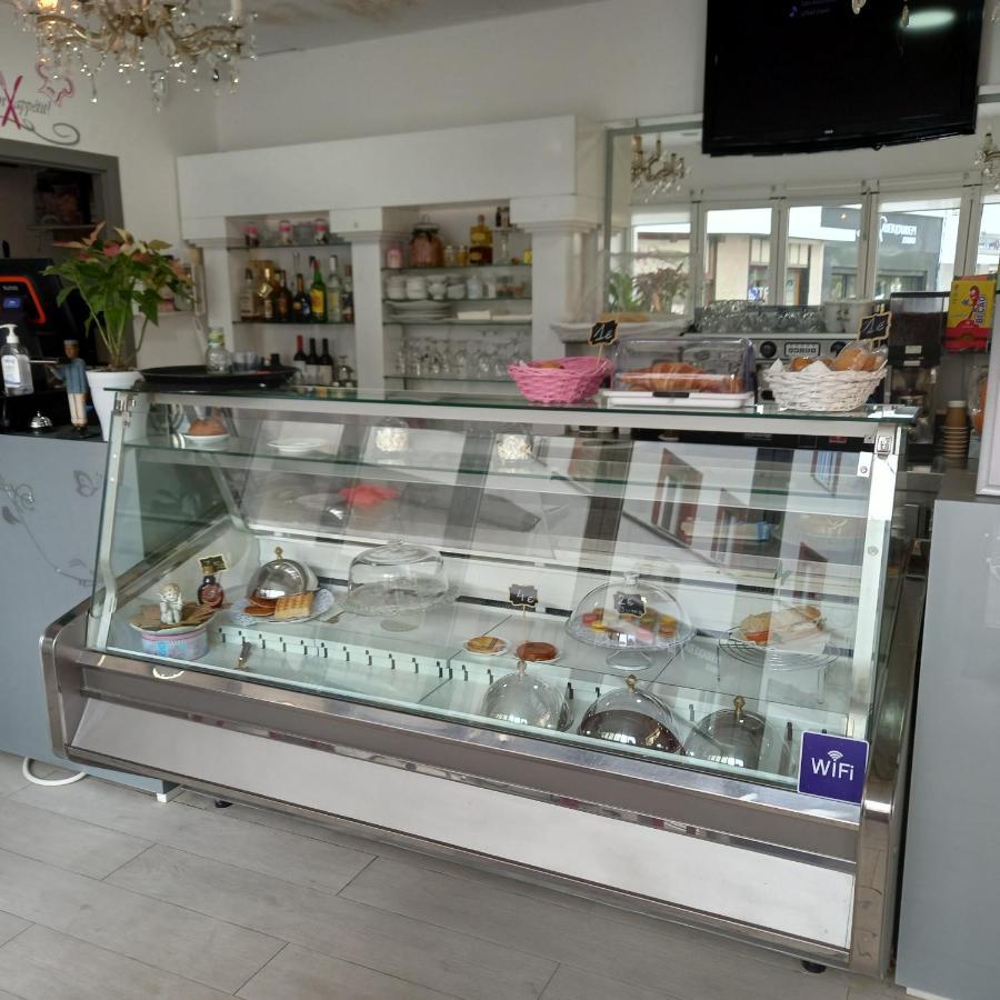 H Bella Mar Roses Hotel Ngoại thất bức ảnh
